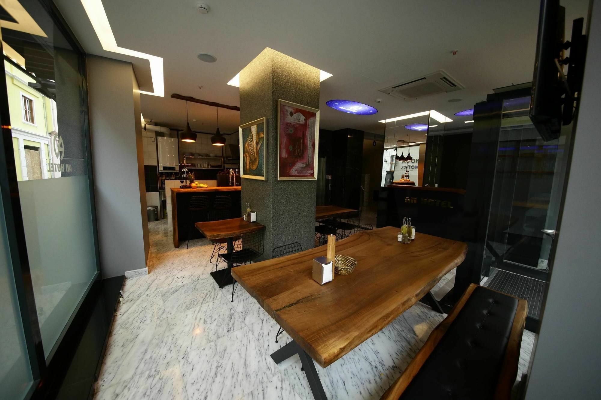 Otel Pandora 3*