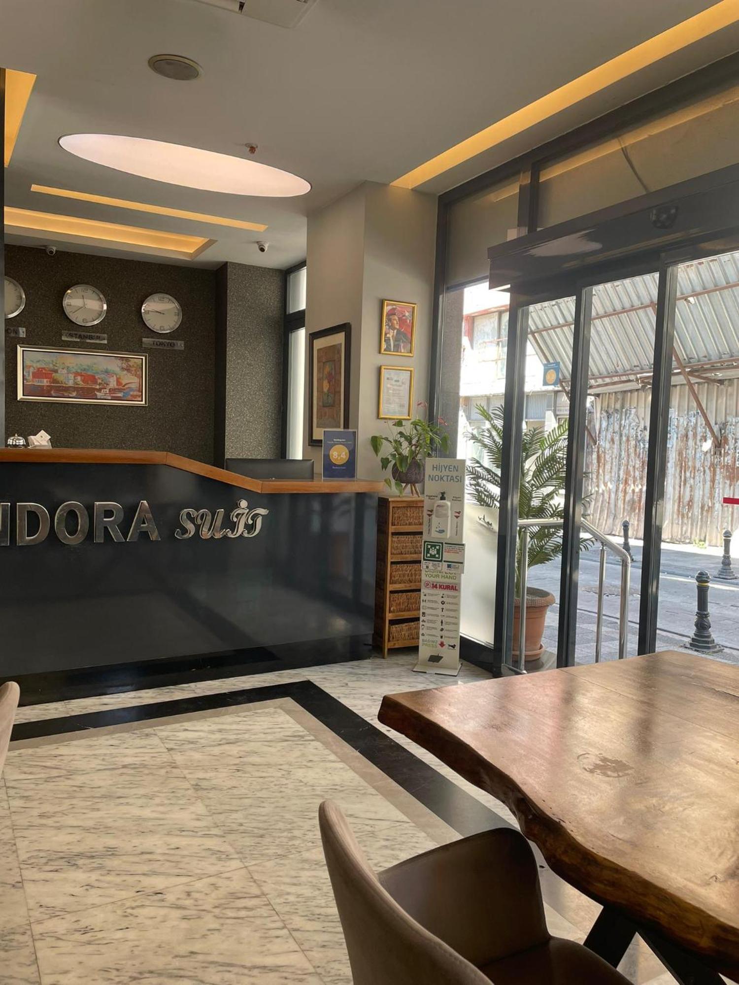 Pandora Отель 3*